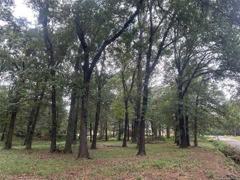 5301 Stonebriar Circle, Durant, OK 74701