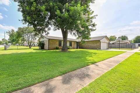 326 W Tobago Court, Sand Springs, OK 74063