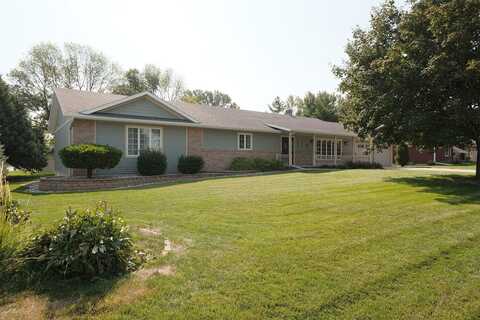 203 Michigan Ave NW, Orange City, IA 51041