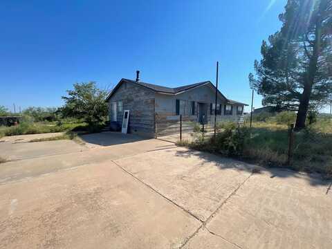 1308 E 8th St, McCamey, TX 79752