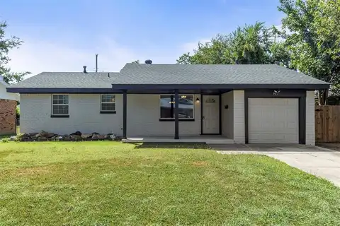 912 SW 1st Street, Moore, OK 73160
