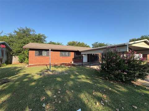 2605 Queensbury Road, Moore, OK 73160