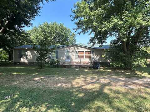 1004 N Taylor Avenue, Wynnewood, OK 73098