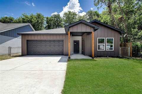221 Lead Creek Drive, Fort Worth, TX 76131