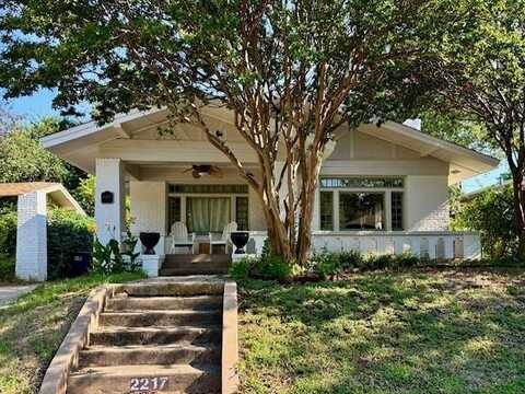 2217 Irwin Street, Fort Worth, TX 76110