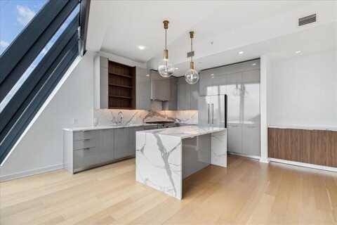 1800 N Field Street, Dallas, TX 75202