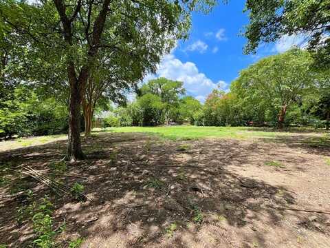 7058 Spring Valley Road, Dallas, TX 75254