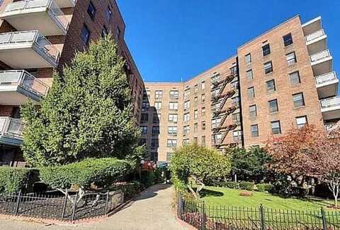100-25 Queens Blvd, Forest Hills, NY 11375
