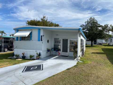 11014 BlueBird DR, Dade City, FL 33525