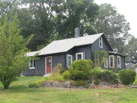 20 Park St, North Providence, RI 02904