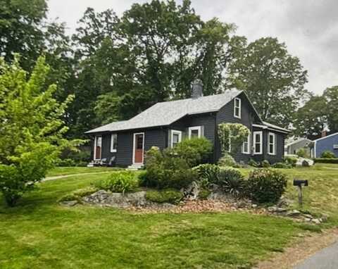20 Park St, North Providence, RI 02904
