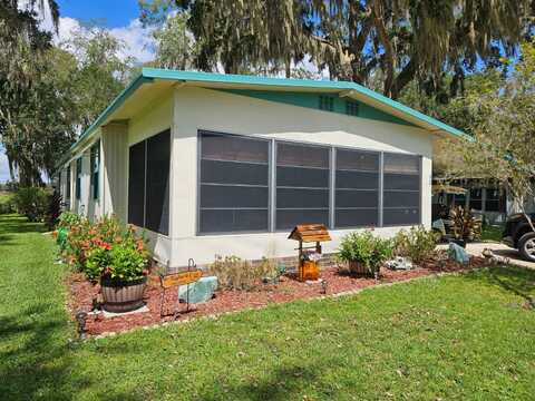 9705 Hickory Hollow Rd, Leesburg, FL 34788