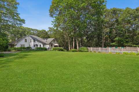3380 Noyack Road, Sag Harbor, NY 11963