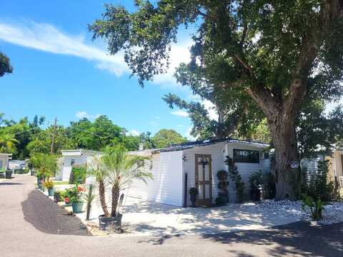 42 W Oak St, Osprey, FL 34229