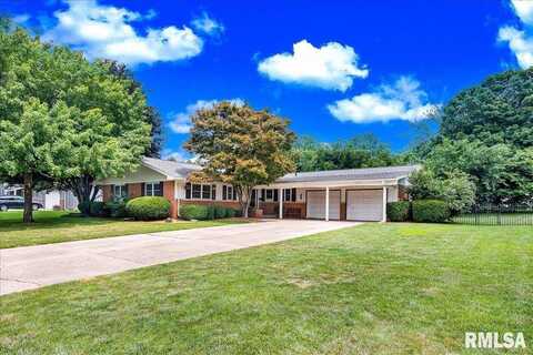 6024 N BRIARWOOD Lane, Peoria, IL 61614