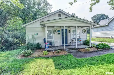 1125 N 3RD Street, Riverton, IL 62561
