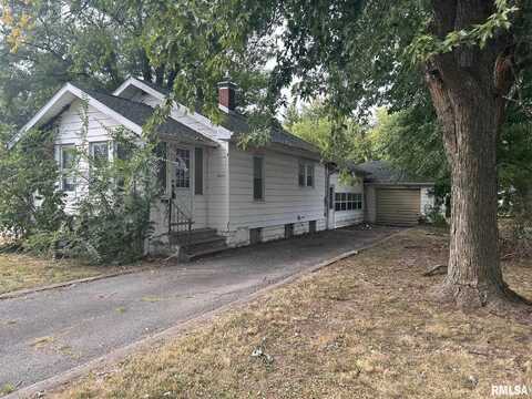 1029 W Rich Street, Taylorville, IL 62568