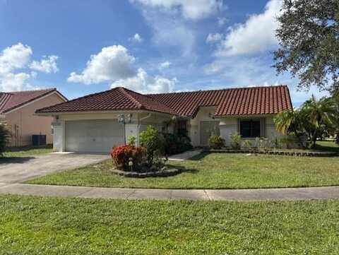 9332 Laurel Green Dr, Boynton Beach, FL 33437