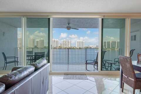 17800 N Bay Rd, Sunny Isles Beach, FL 33160