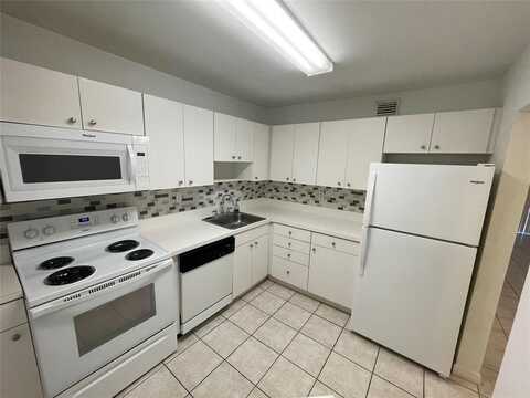 7440 Miami Lakes Dr, Miami Lakes, FL 33014