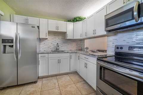 2721 Garden Dr N, Lake Worth, FL 33461