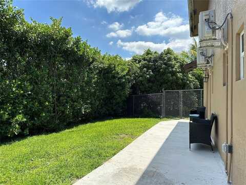 1650 SW 117th Ave B, Davie, FL 33325