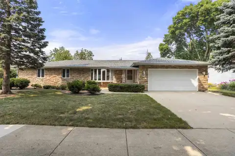 2601 S GREENVIEW Street, APPLETON, WI 54915