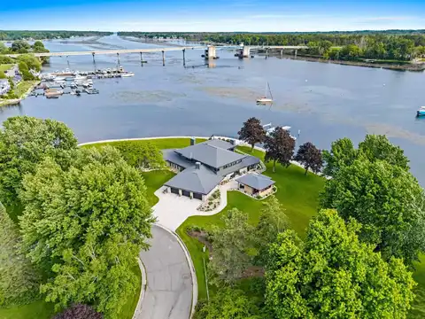 55 UTOPIA Circle, STURGEON BAY, WI 54235