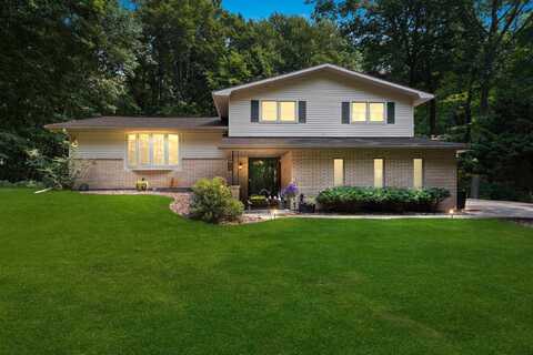 1878 OAKHILL Drive, GREEN BAY, WI 54313