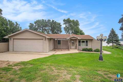 46254 W Shore Pl, Hartford, SD 57033
