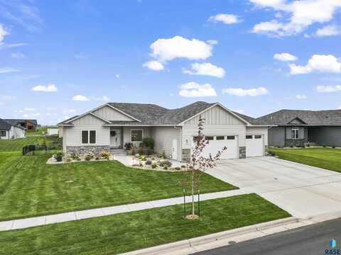421 Dale Ave, Harrisburg, SD 57032