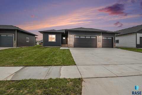 129 Caulfield St, Harrisburg, SD 57032