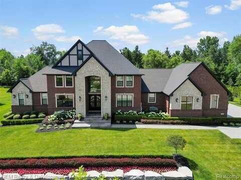 47545 Casa Loma Court, Northville, MI 48167