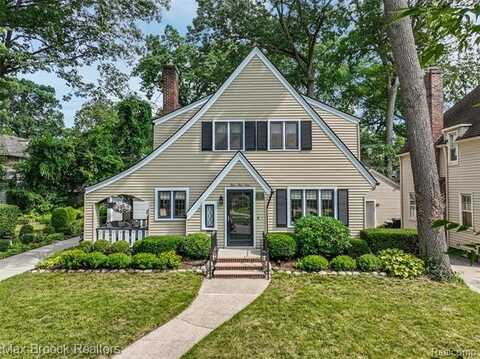 454 W Oakridge Street, Ferndale, MI 48220