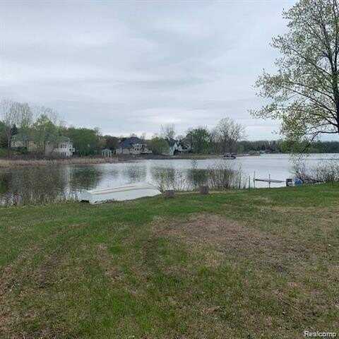 16126 Scenic View Drive, Linden, MI 48451