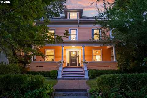 536 SE 17TH AVE, Portland, OR 97214