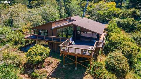 705 OHIO AVE, Bandon, OR 97411