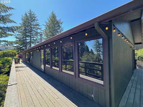 16945 PACIFIC VIEW DR, Brookings, OR 97415