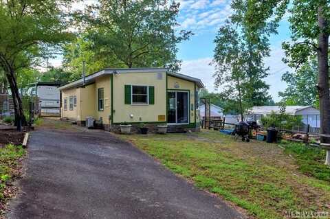 58 Dismal Trail, Bracey, VA 23919