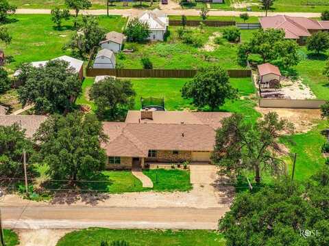 606 Nichols St, Rowena, TX 76875