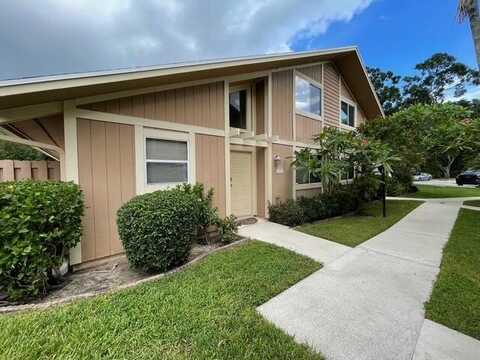 121 Maplecrest Circle, Jupiter, FL 33458
