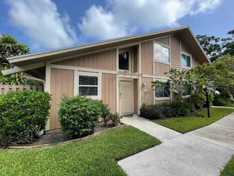121 Maplecrest Circle, Jupiter, FL 33458