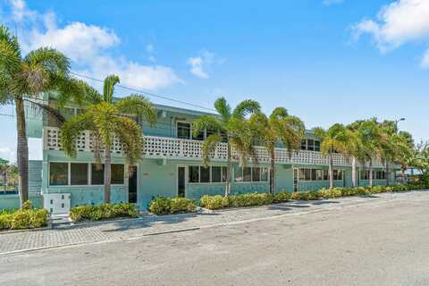 65 SE Spanish Trail, Boca Raton, FL 33432