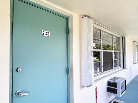 340 Horizons W, Boynton Beach, FL 33435