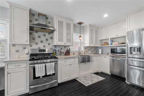 5036 Richmond Drive, Edina, MN 55436