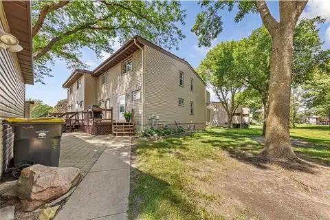 1686 La Mar Drive, North Mankato, MN 56003
