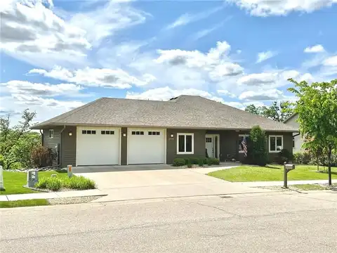 2774 Pine Ridge Boulevard, Red Wing, MN 55066