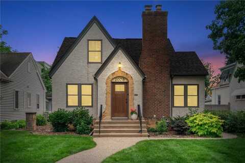 2078 Highland Parkway, Saint Paul, MN 55116