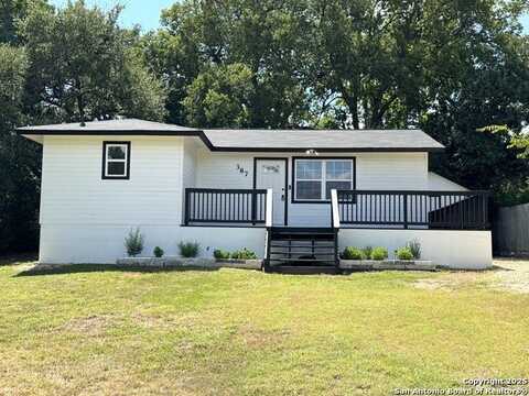 387 Lake Park Loop, Canyon Lake, TX 78133