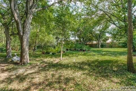 7 Scarborough Square, San Antonio, TX 78218
